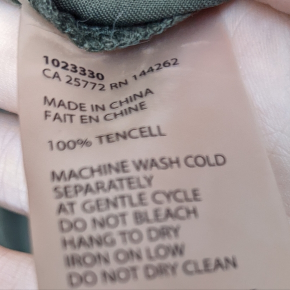 ✨2/$40✨ DEX khaki green long sleeve button-down shirt - Picture 5 of 6